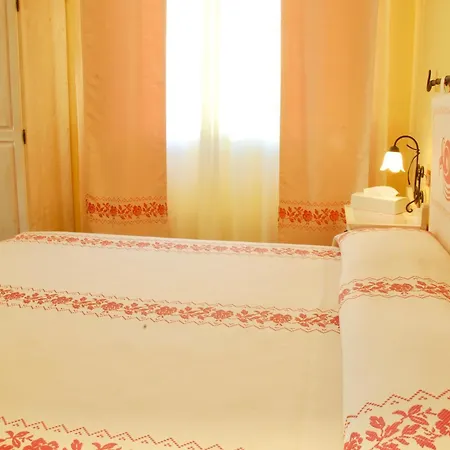 Aparthotel With Swimming Pool In La Maddalena, Breakfast Included 2*