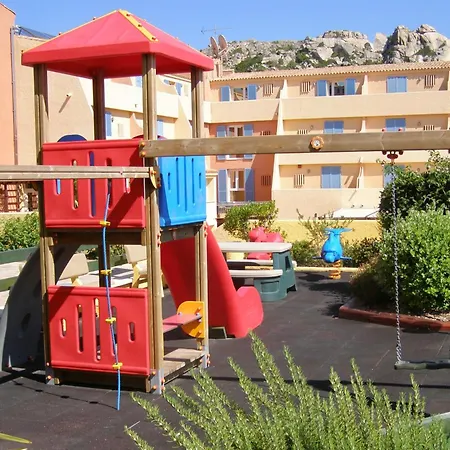 With Swimming Pool In La Maddalena, Breakfast Included Aparthotel 2*