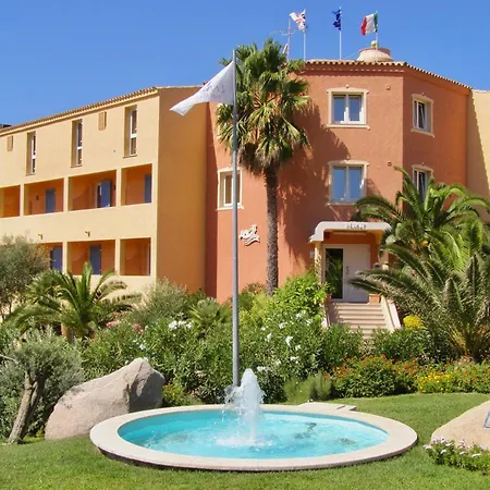 With Swimming Pool In La Maddalena, Breakfast Included 2*